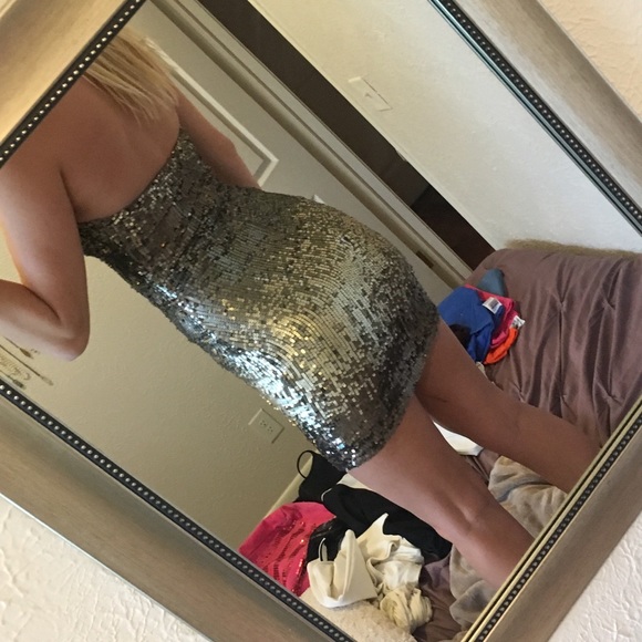 Strapless sequin cocktail dress - Picture 5 of 5